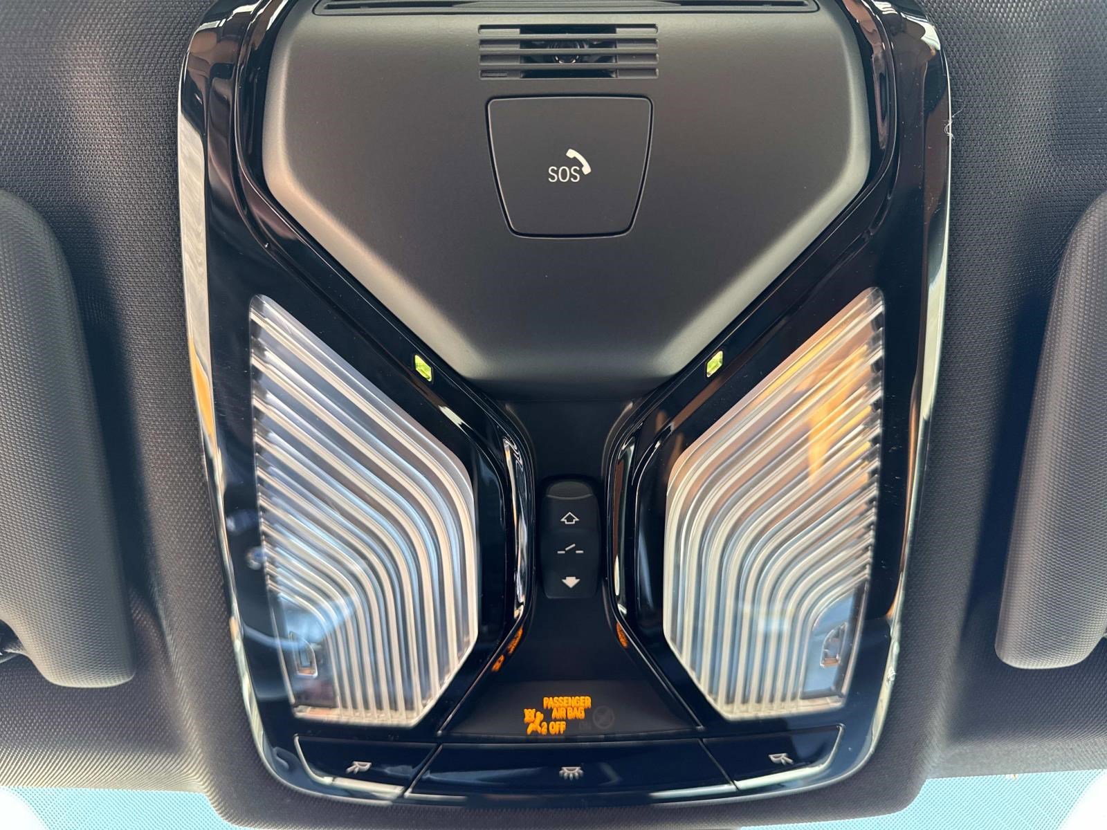 2025 BMW 3 Series 330i - Photo 24