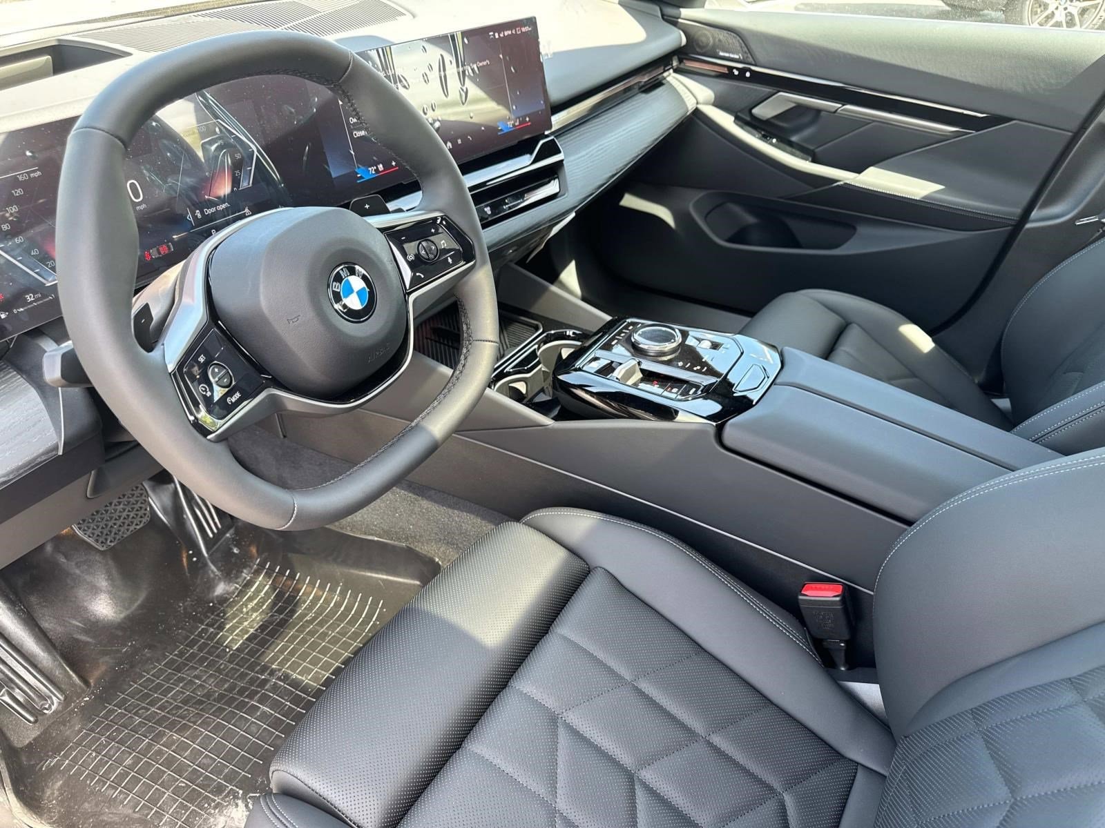 2026 BMW 5 Series 530i - Photo 22