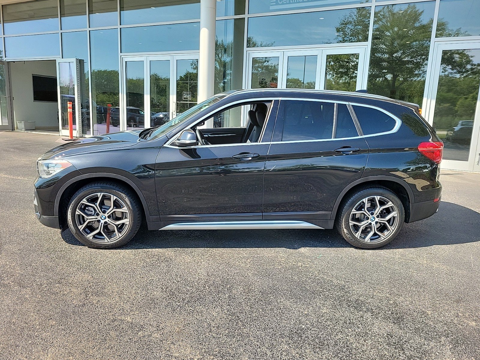 Certified 2021 BMW X1 28i with VIN WBXJG9C00M5T09219 for sale in Northfield, IL