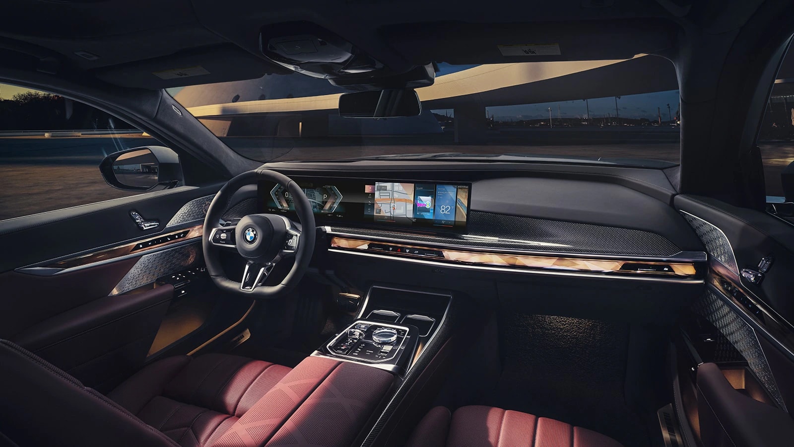 2023-bmw-i7-int-dash.png