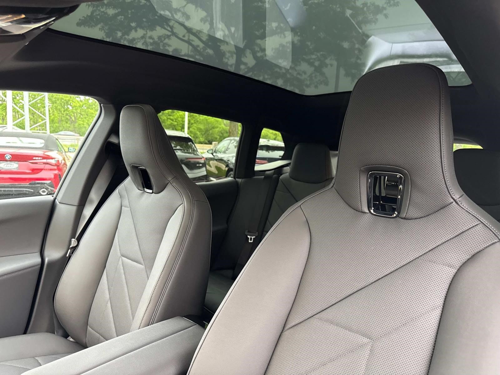 2026 BMW iX 60 - Photo 31
