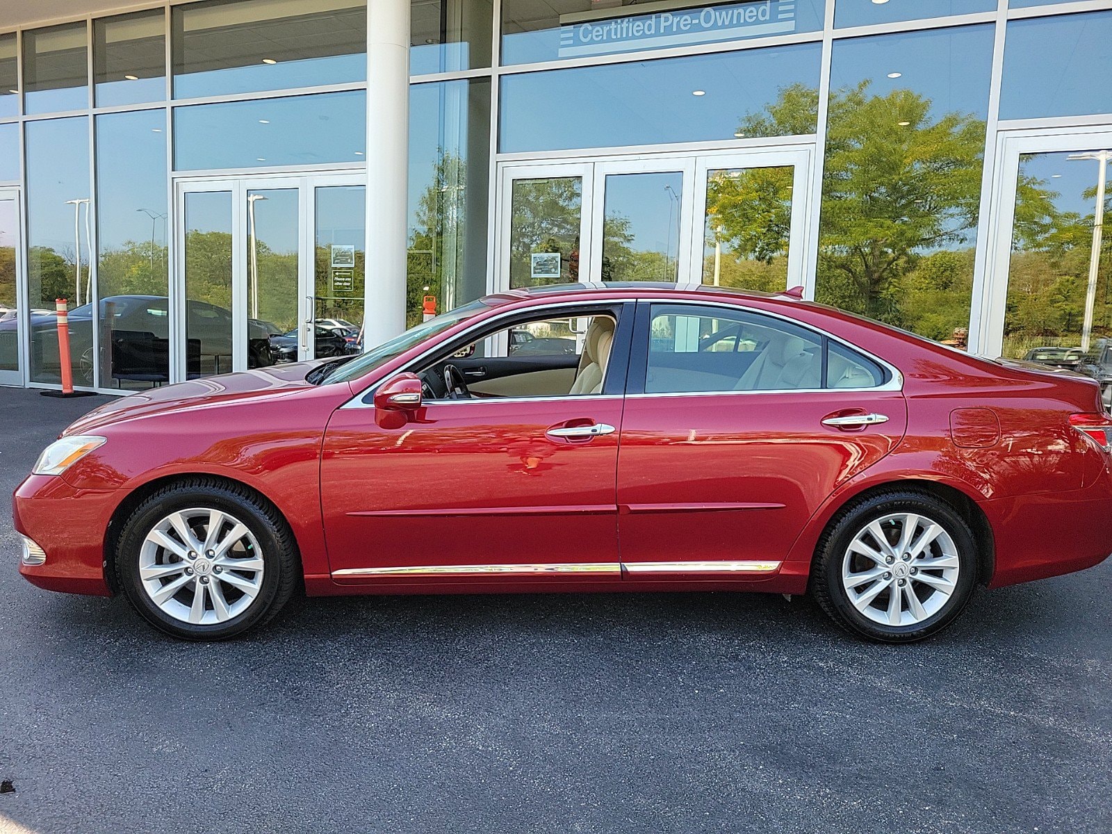 Used 2010 Lexus ES 350 with VIN JTHBK1EG3A2407913 for sale in Northfield, IL