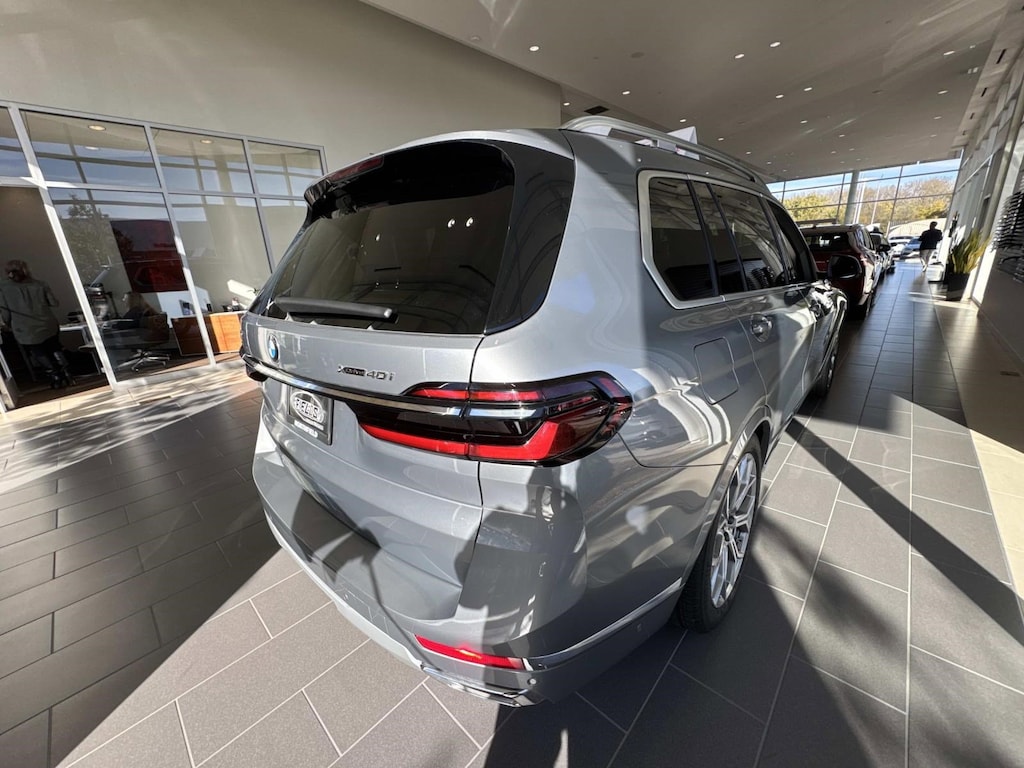 New 2025 BMW X7 xDrive40i SUV