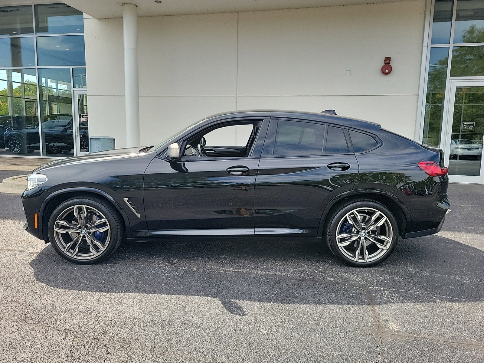 Used 2020 BMW X4 M40i with VIN 5UX2V5C09L9B55229 for sale in Northfield, IL