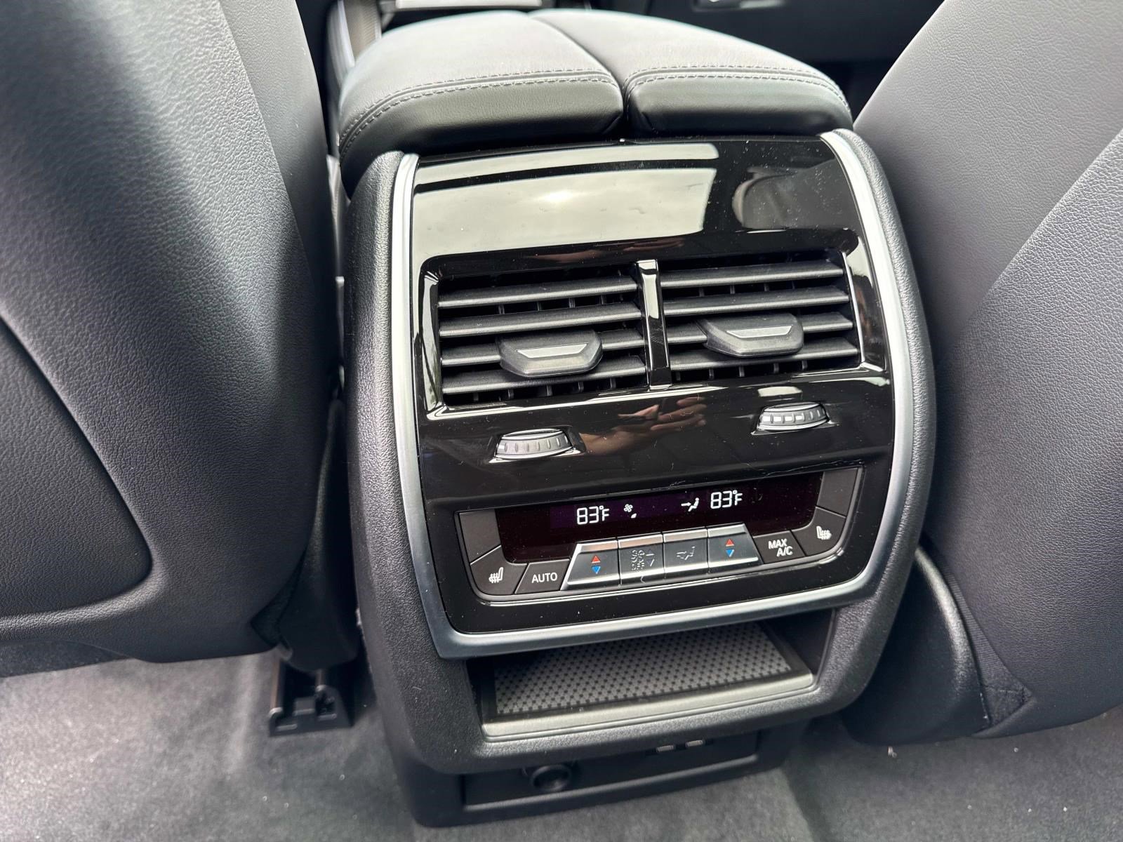 2026 BMW X5 M60i - Photo 16