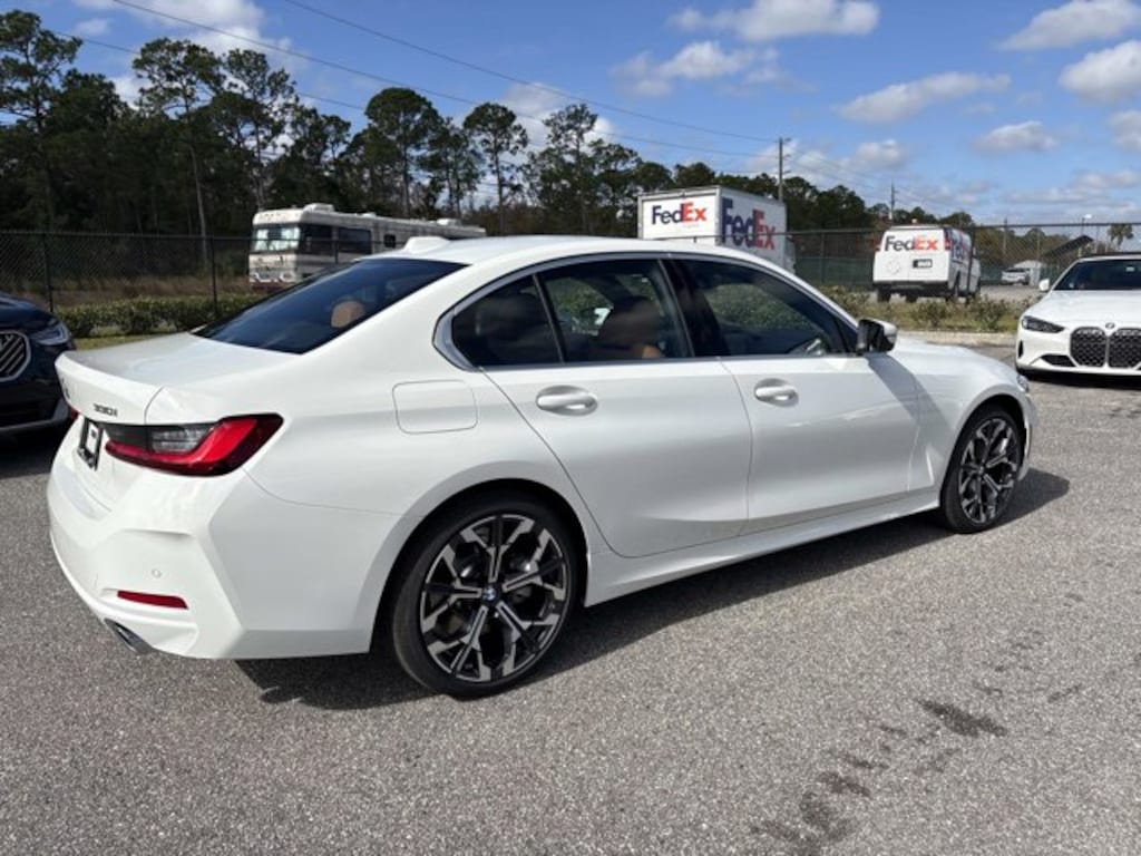 New 2026 BMW 330i Sedan