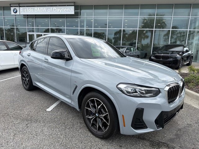 2022 BMW X4 M40i's photo