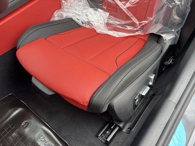 2026 BMW 8 Series 840i - Photo 21