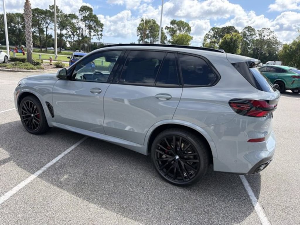 New 2026 BMW X5 xDrive40i xDrive40i Sports Activity Vehicle