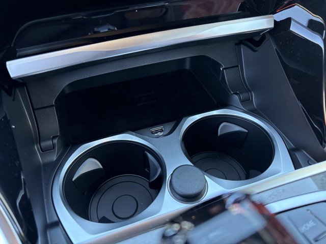2026 BMW 8 Series 840i - Photo 21