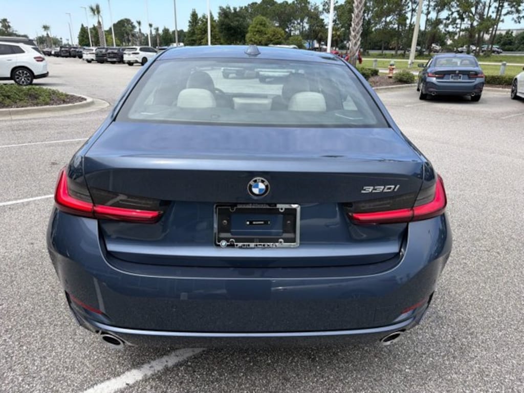 New 2026 BMW 330i Sedan
