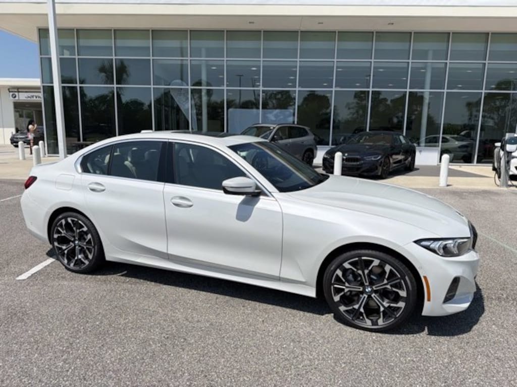 New 2026 BMW 330i Sedan