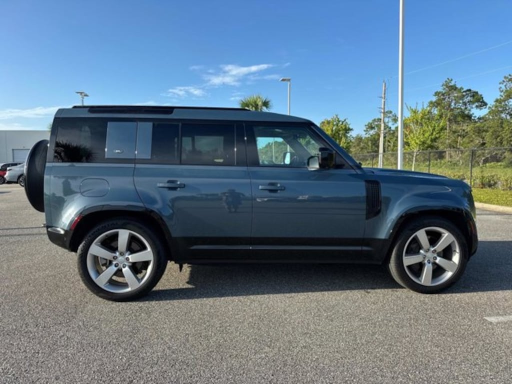 Used 2023 Land Rover Defender X-Dynamic SE 110 X-Dynamic SE AWD