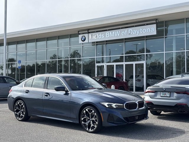 2025 BMW 3 Series 330i's photo