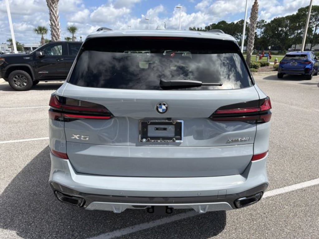 New 2026 BMW X5 xDrive40i xDrive40i Sports Activity Vehicle
