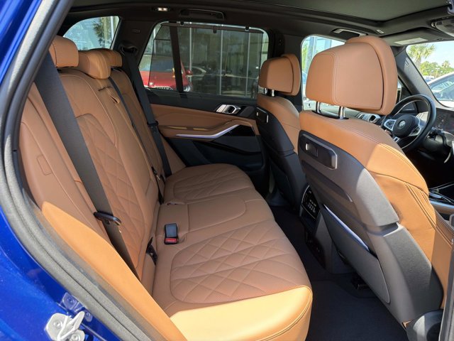 2025 BMW X5 M60i - Photo 18