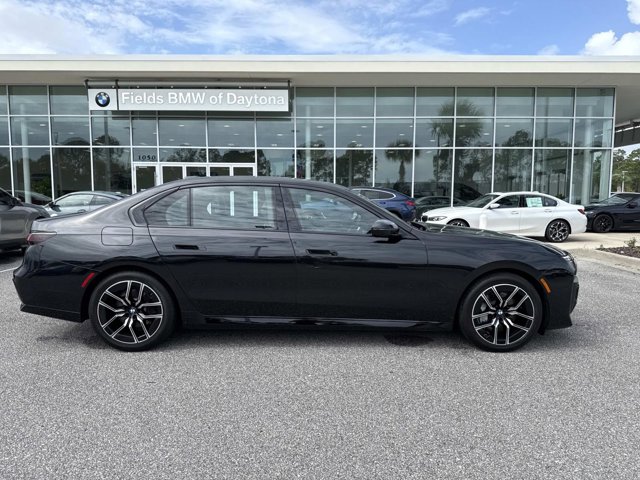 2023 Bmw 740i photo 2