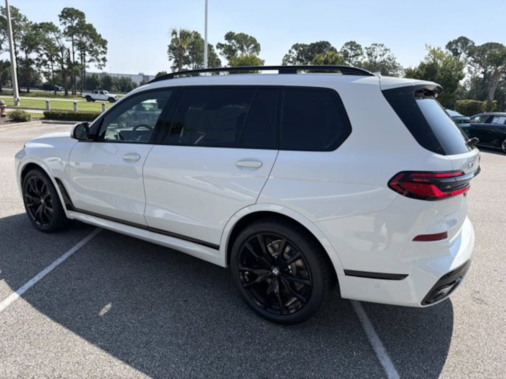 New 2027 BMW X7 xDrive40i xDrive40i Sports Activity Vehicle