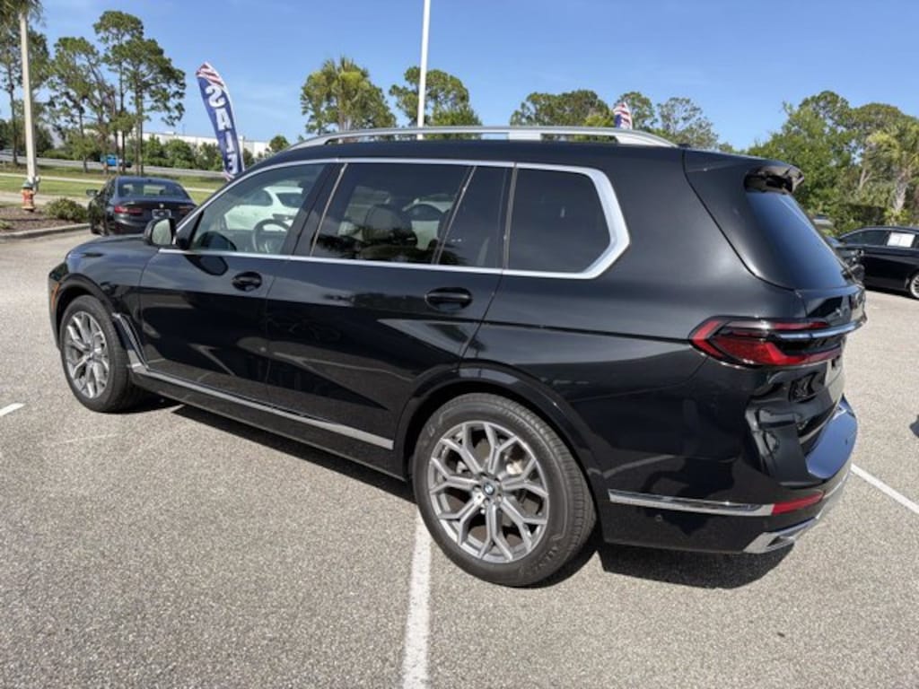 New 2026 BMW X7 xDrive40i xDrive40i Sports Activity Vehicle