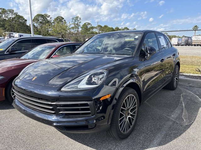 2022 Porsche Cayenne Platinum Edition photo 2