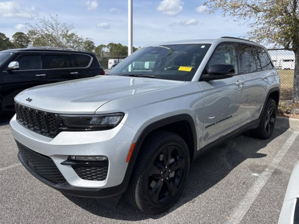 Used 2025 Jeep Grand Cherokee Limited Limited 4x4