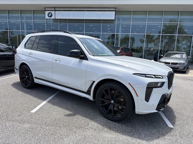 2025 BMW X7 M60i's photo
