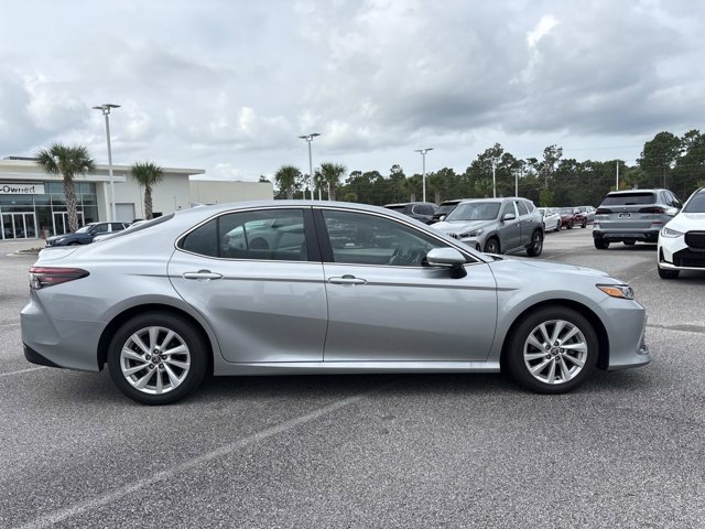 2023 Toyota Camry LE photo 2