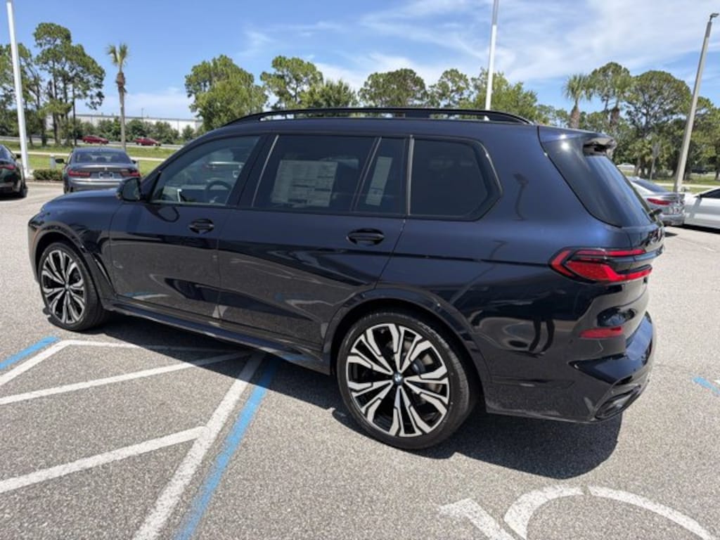 New 2027 BMW X7 xDrive40i xDrive40i Sports Activity Vehicle