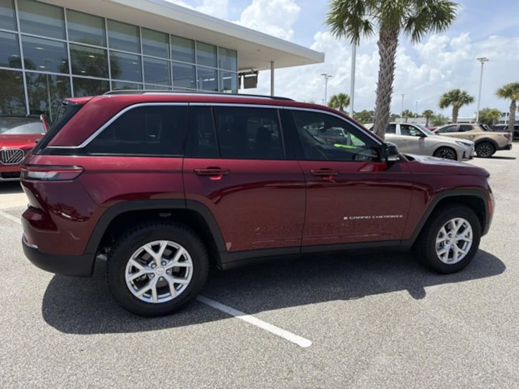 Used 2023 Jeep Grand Cherokee Limited Limited 4x2
