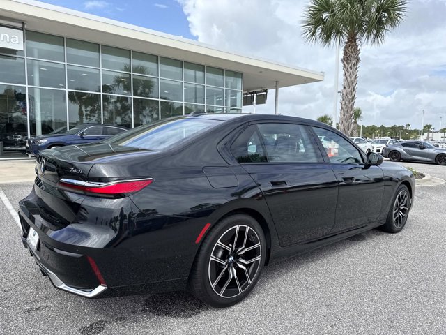2023 Bmw 740i photo 3