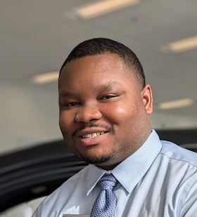 Staff member Roshawn Wright from ID_c3e2be1312dd