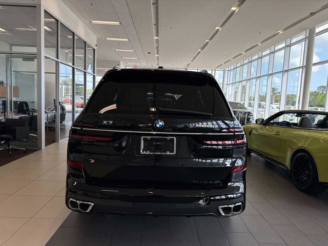 2025 Bmw X7 M60i photo 4
