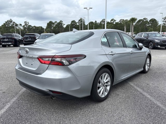 2023 Toyota Camry LE photo 3