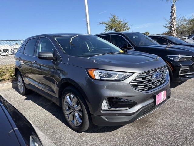 2022 Ford Edge Titanium's photo