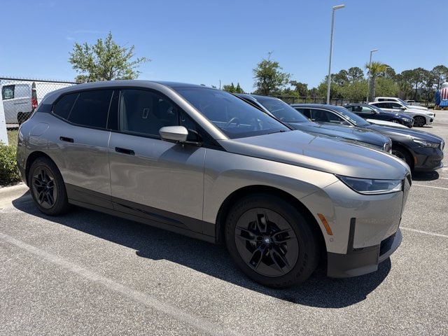 2023 BMW iX xDrive50's photo