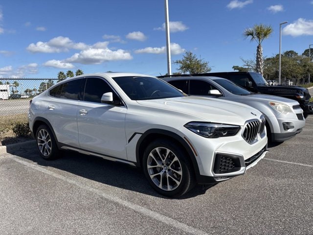 2021 BMW X6 40i's photo