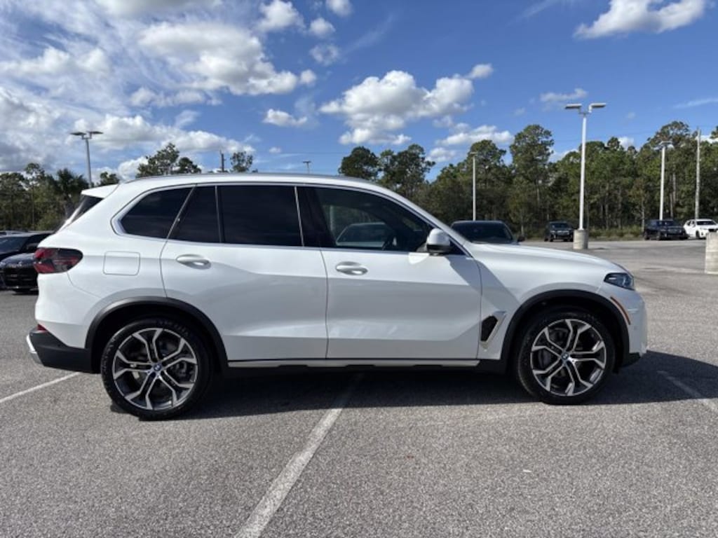 New 2026 BMW X5 xDrive40i xDrive40i Sports Activity Vehicle