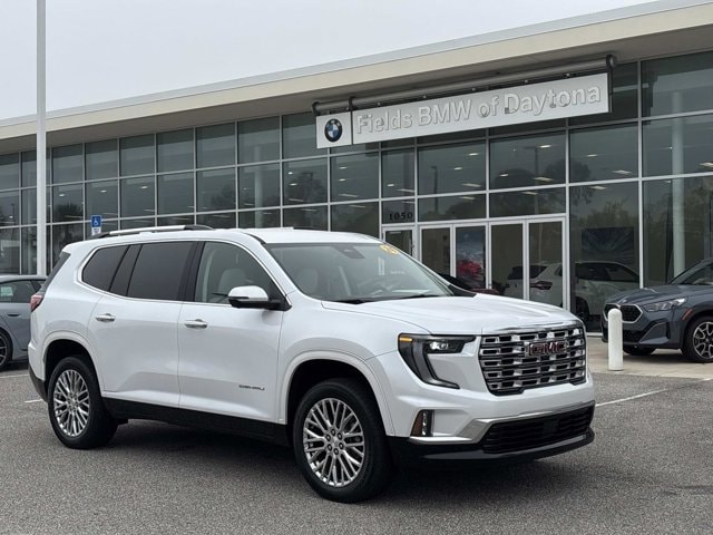 2024 GMC Acadia Denali's photo