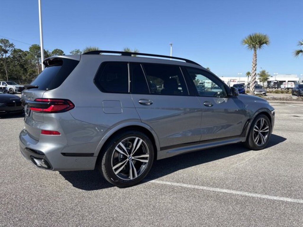 New 2026 BMW X7 xDrive40i xDrive40i Sports Activity Vehicle