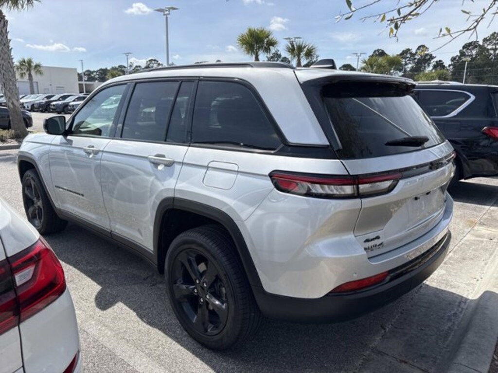 Used 2025 Jeep Grand Cherokee Limited Limited 4x4