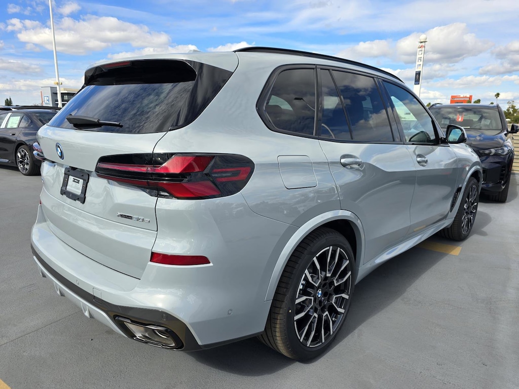 New 2026 BMW X5 PHEV xDrive50e SUV