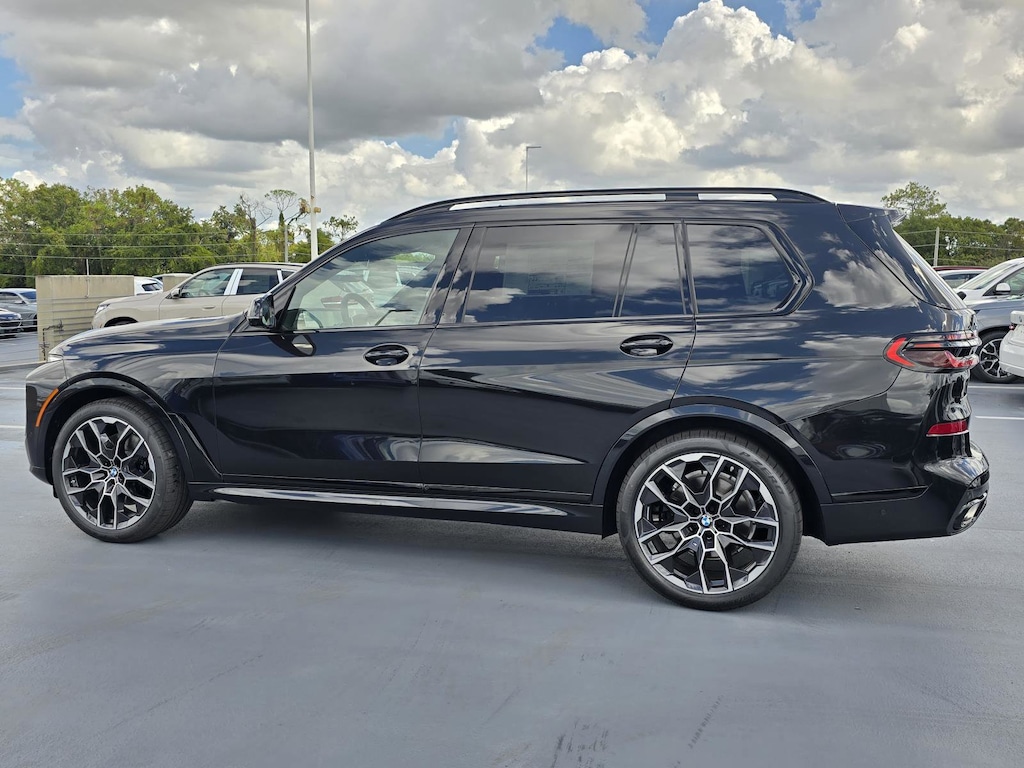 New 2026 BMW X7 xDrive40i SUV
