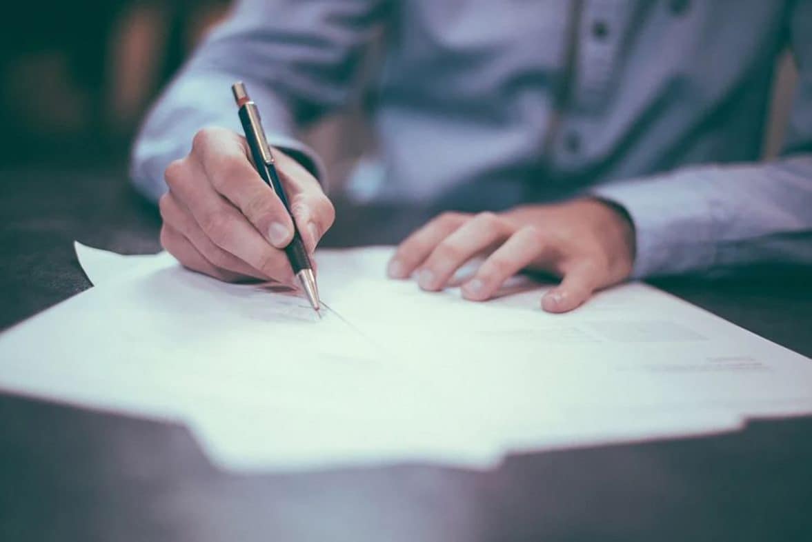 signingleasepaper.jpg