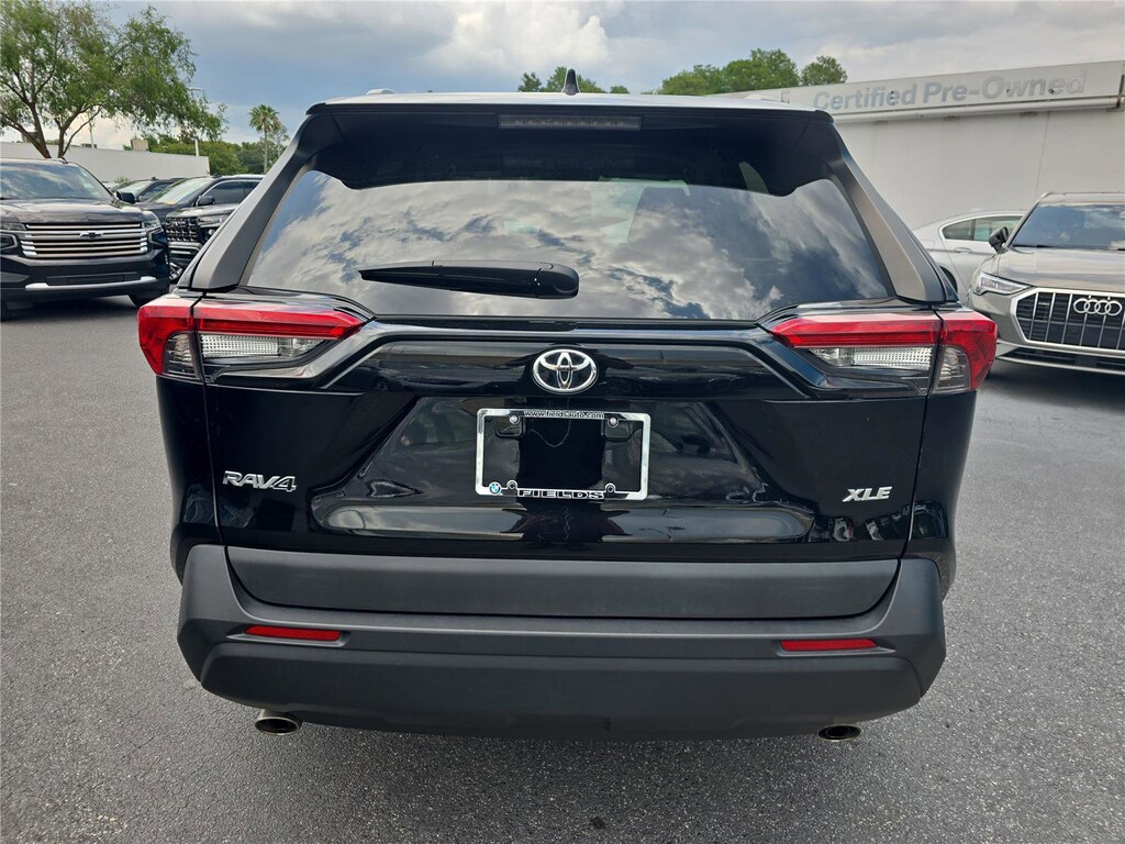 Used 2021 Toyota RAV4 XLE XLE FWD