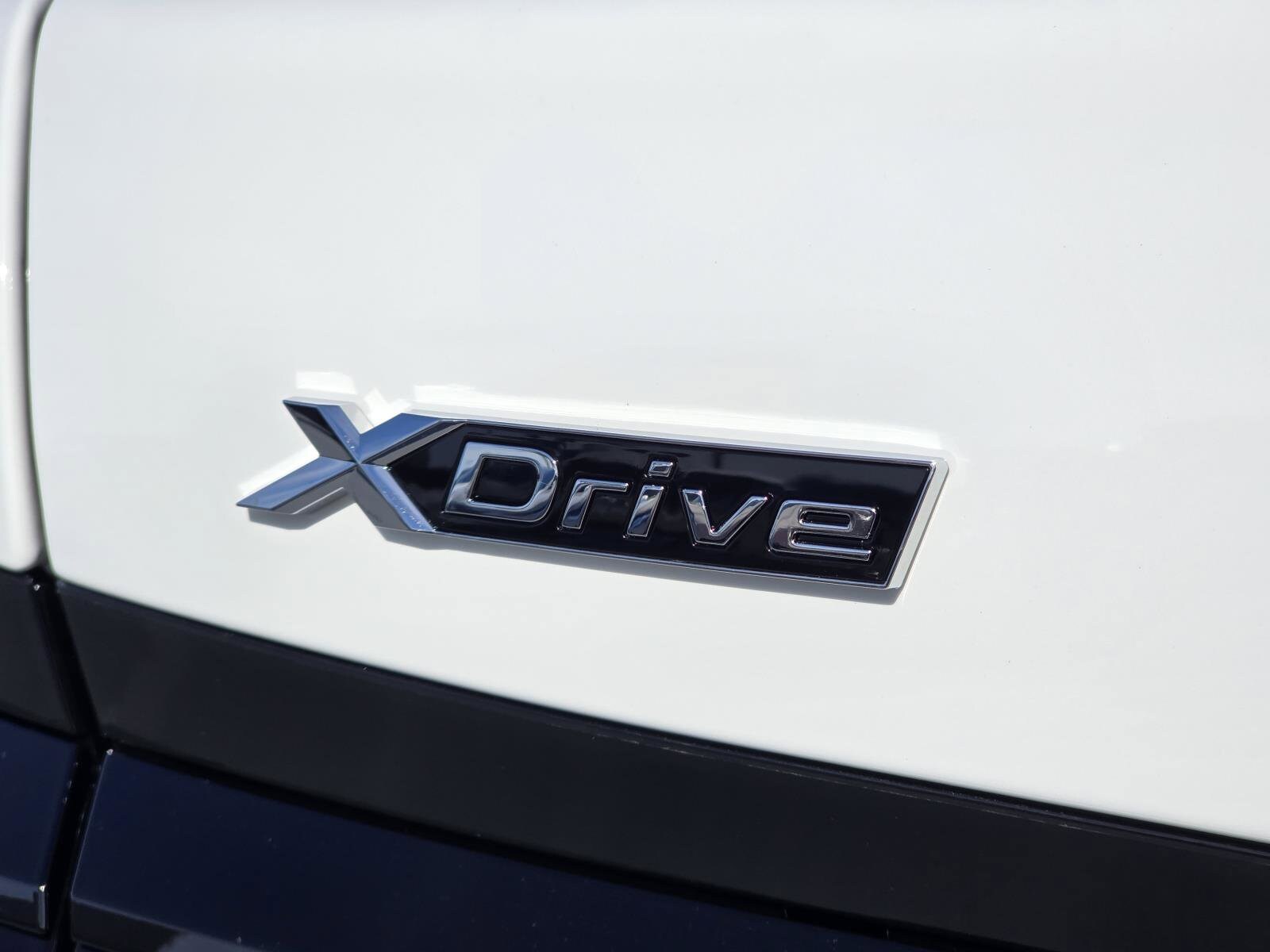2026 BMW 7 Series 750e - Photo 6