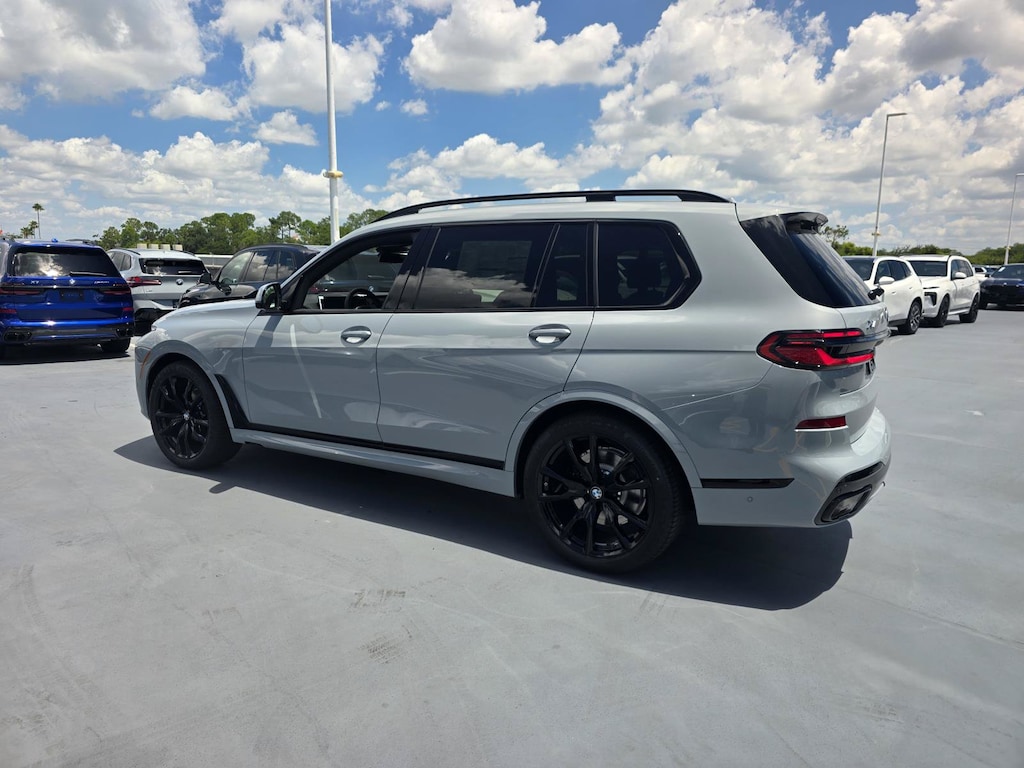 New 2027 BMW X7 xDrive40i SUV