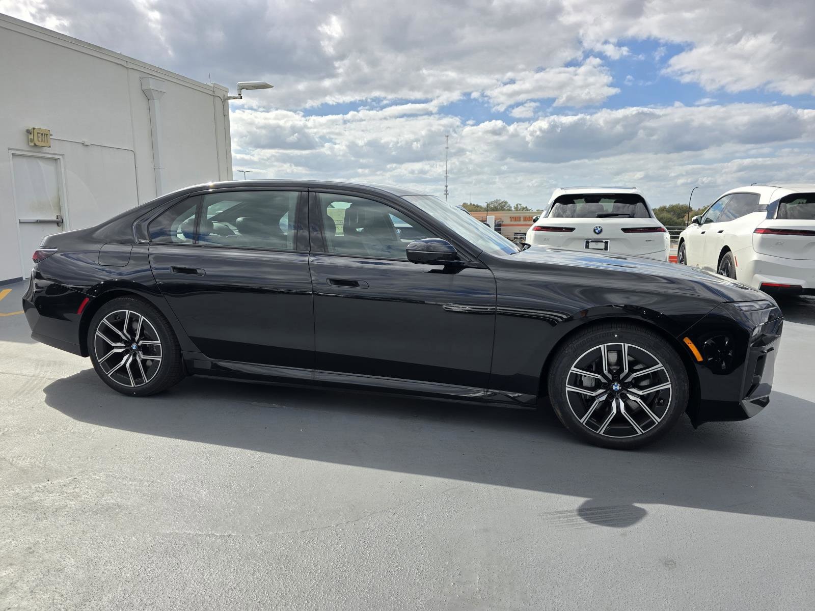 2026 BMW 7 Series 750e - Photo 23