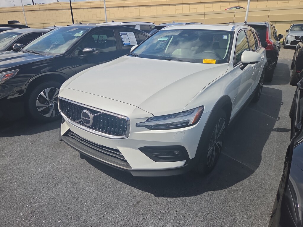 Used 2026 Volvo V60 Cross Country Plus B5 AWD Plus