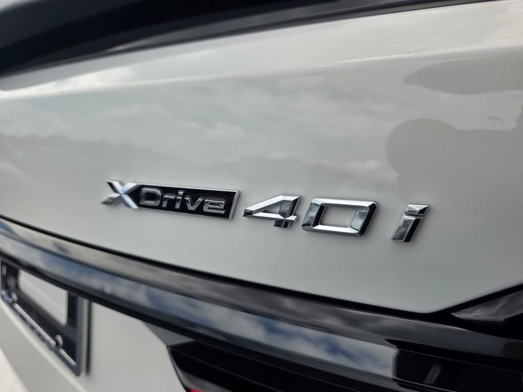 New 2027 BMW X7 xDrive40i SUV