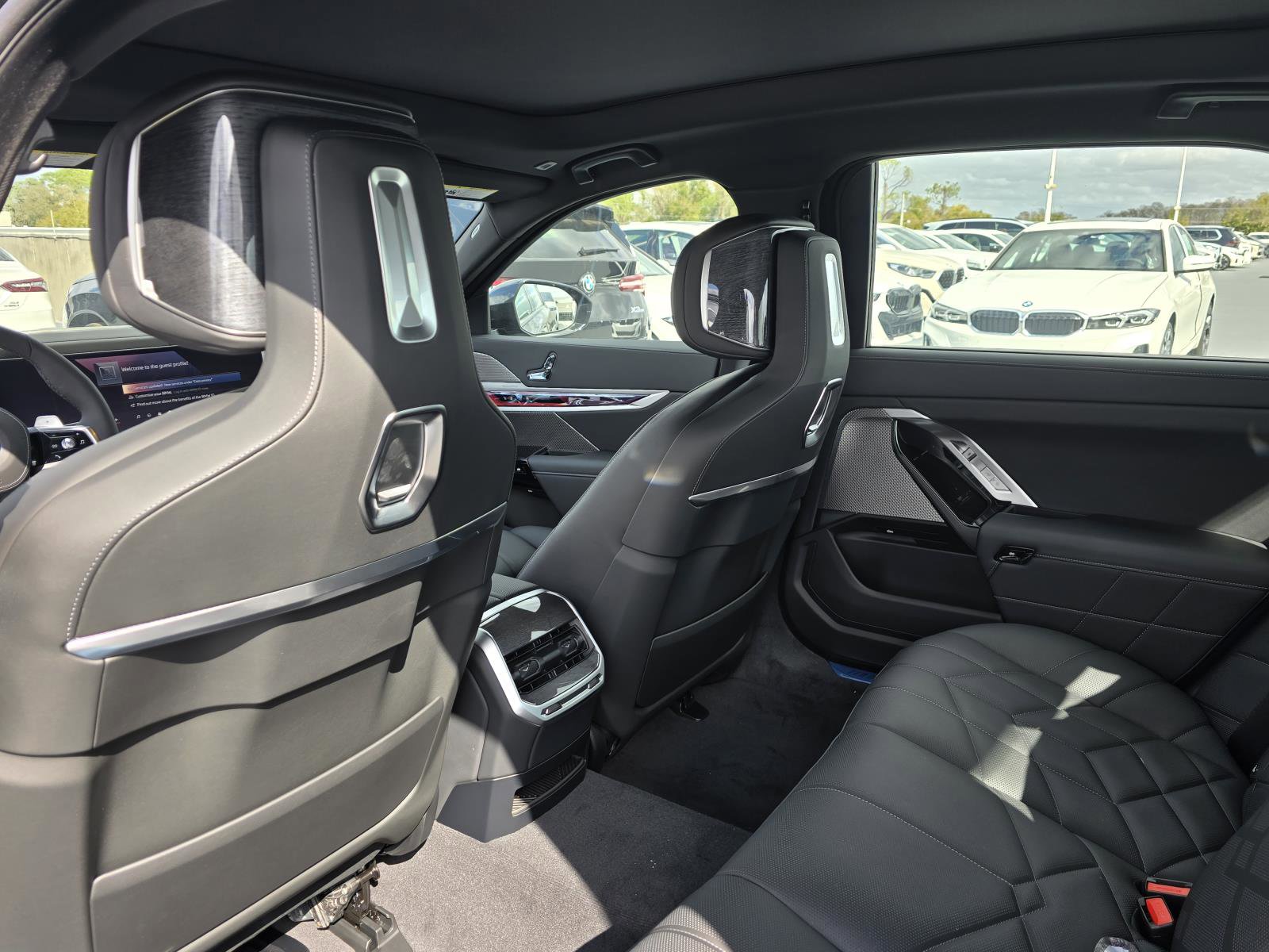 2026 BMW 7 Series 750e - Photo 14